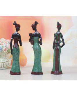 African Lady Display Exotic Sculptures