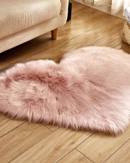 Heart Shape Wool Imitation Rug